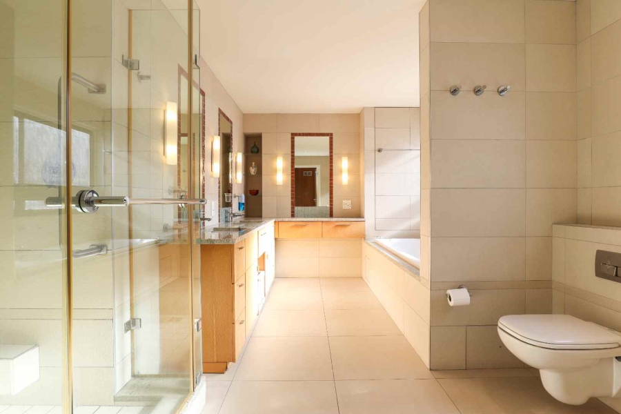 4 Bedroom Property for Sale in Sea Point Western Cape